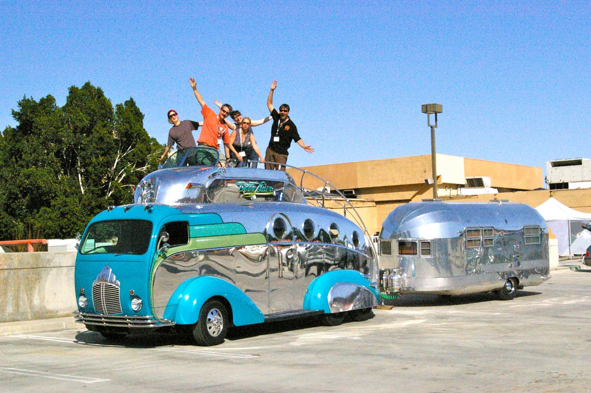 1954 Silver Streak Clipper
Phil & Wendy Cervantes
Corona, California