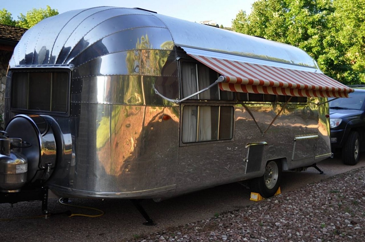 1957 Airstream Caravanner
Susan Tiegs
& James Dauer
Morrison, Colorado