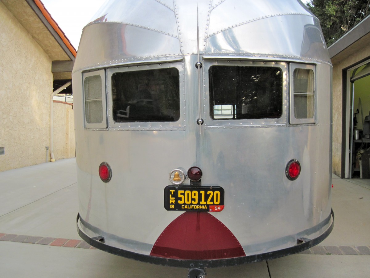 1954 Silver Streak Clipper
Chris & Kathy
Miltenberger Family
Castaic, California