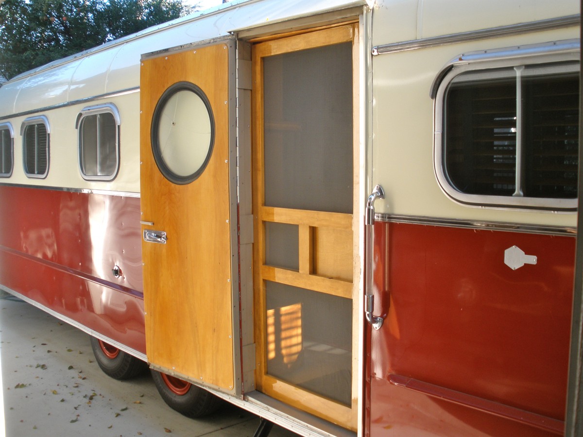 1951 M Systems "Breadloaf"
Danny & Donna Myers
Santa Ana, California