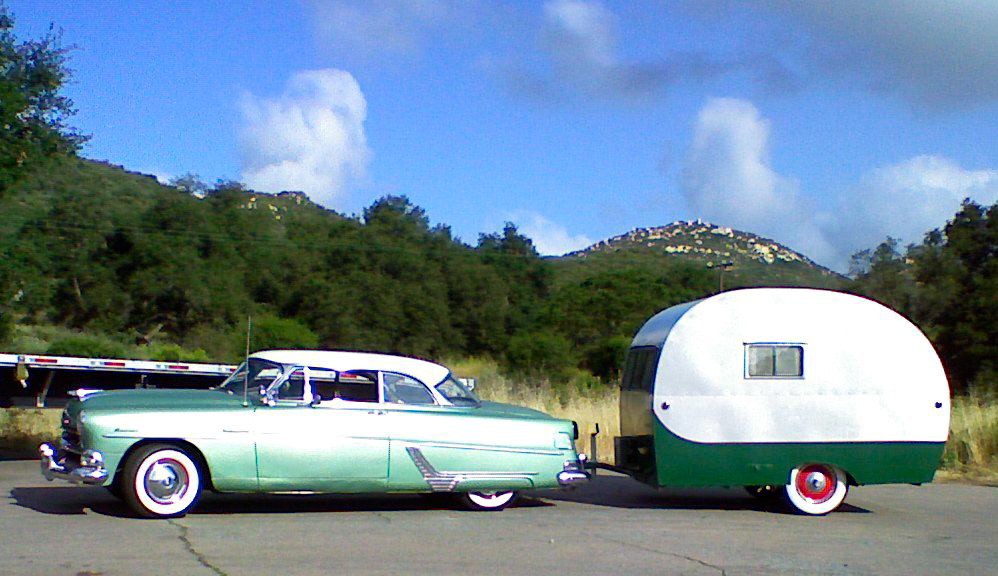 
Charlie and Sherry's 
1949 Kit Ten Trailer
[1954 Hollywood tow]
"On the Road Again and Hoping to Get There"
Lakeside, California 
