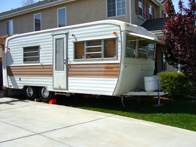 1971 Ken-Craft
Nick & Jewelee Matautia
Santa Maria, California