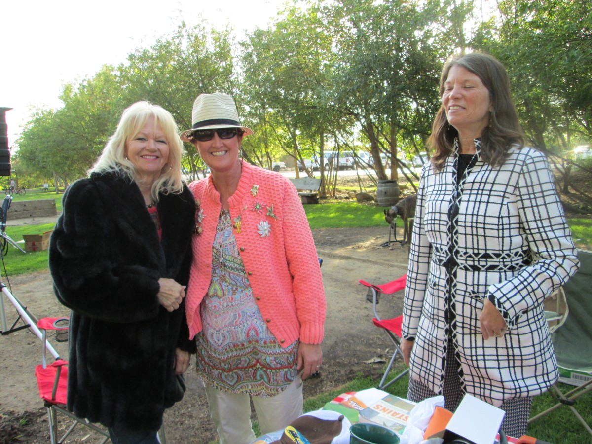 Lynn, Liz & Ellen
sure did a nice job
on all the food & drinks
at all the activities